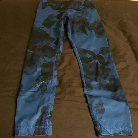 Lululemon Luxtreme Inkwell Crops