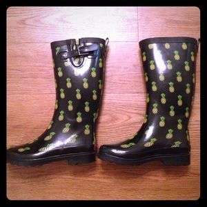 Chooka Pineapple Rain Boots
