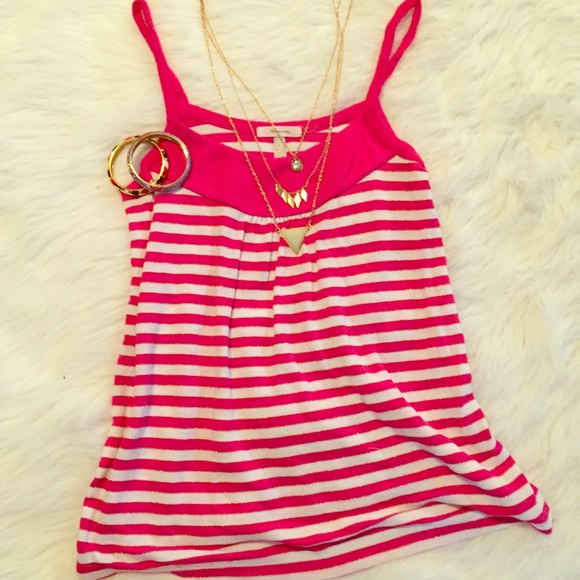 ❌sold❌Maternity 🌸 gold and hot pink top
