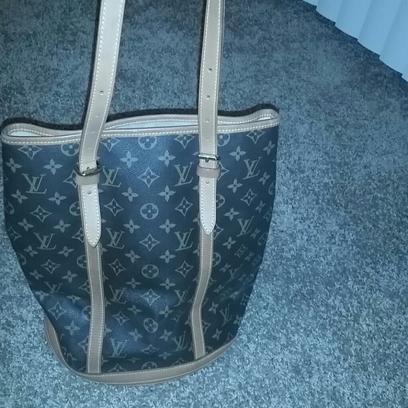 Authentic louis vuitton bucket