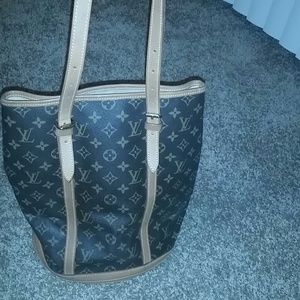 Authentic louis vuitton bucket