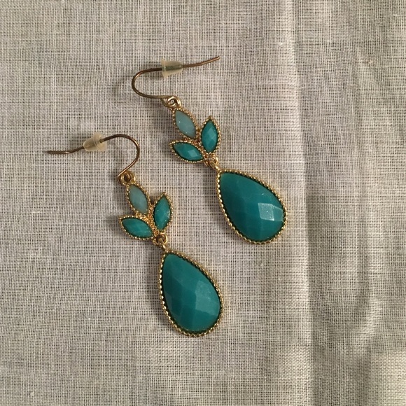 Turquoise and gold boutique earrings