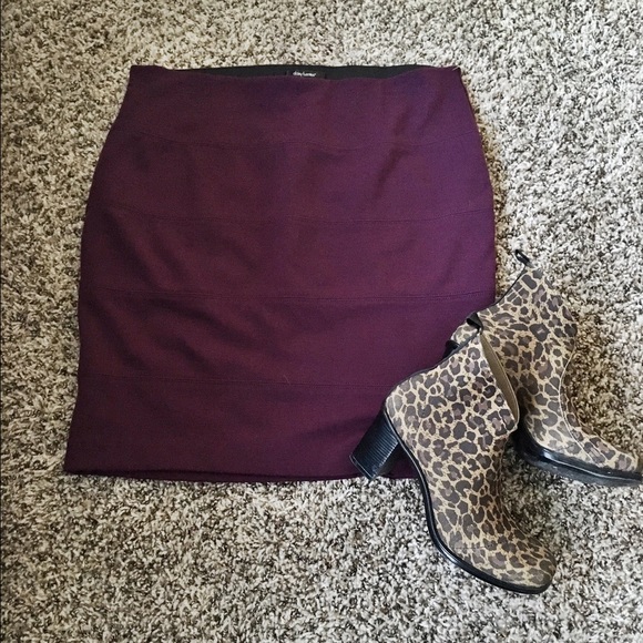 Daisy Fuentes Dresses & Skirts - Skirt