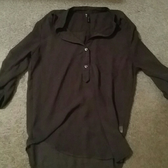 An adorable gray dress shirt!