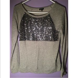 Long sleeve, sequins on top, sweater