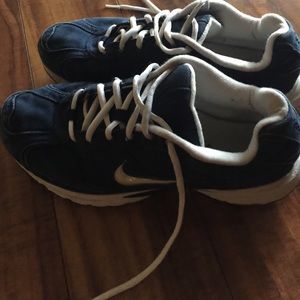 Nike denim sneaker size 8