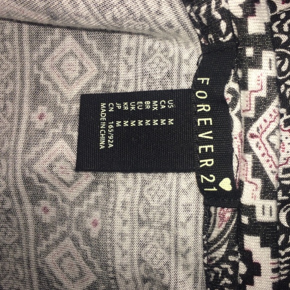 Aztec patterned crop top - Picture 3 of 3