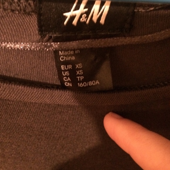 3/4 length grey and black top ! - Picture 3 of 4