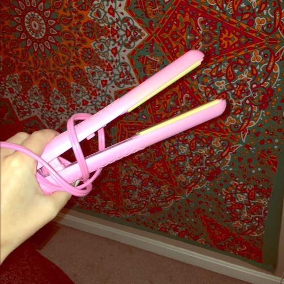 Pink straightener