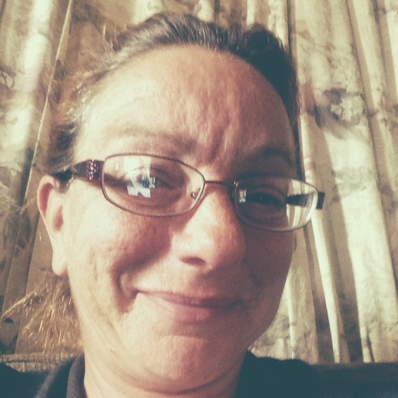 Meet your Posher, Shelley - Picture 2 of 4