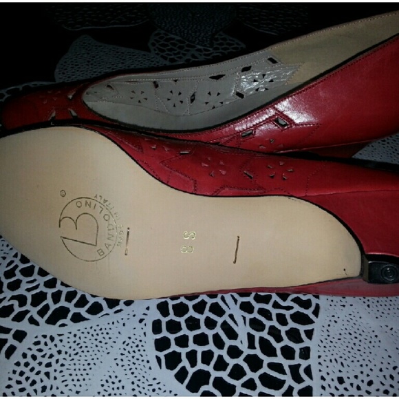 80's White Leather Cut Out Heels by Bandolino