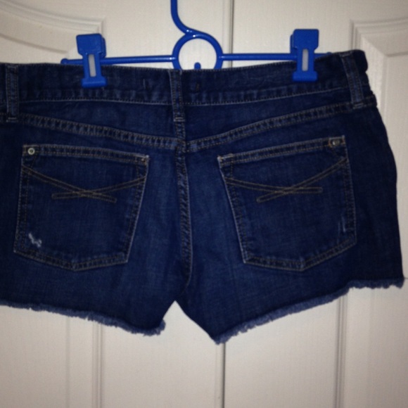 Limited Edition Gap Denim Shorts - Picture 2 of 3