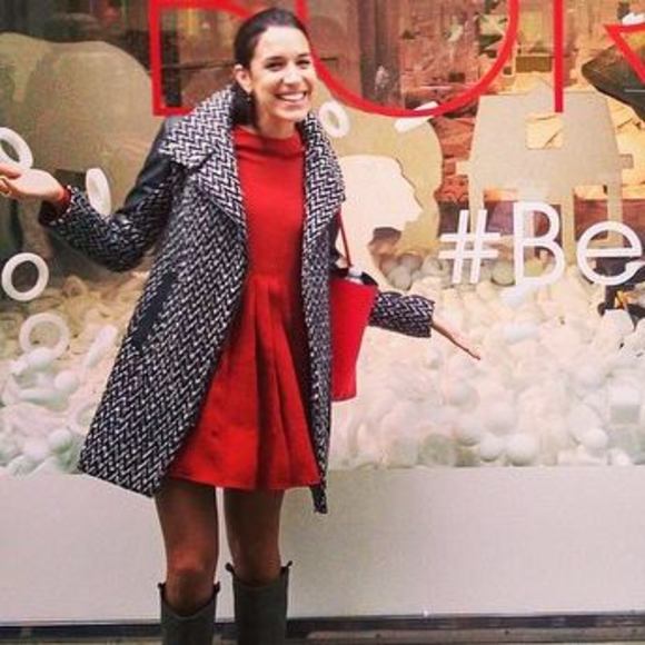 Meet your Posher, Alix - Picture 2 of 4