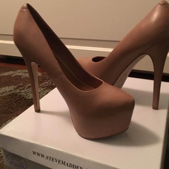 Shoes - Picture 2 of 5