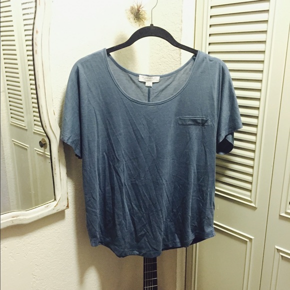 Navy Top - Picture 1 of 2