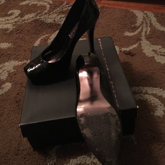 Shoes - Picture 2 of 3
