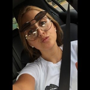 Meet your Posher, Paulina