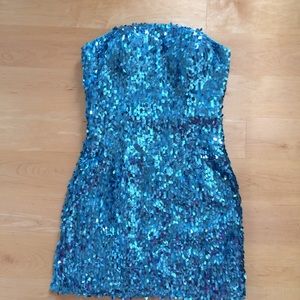 Strapless turquoise dress