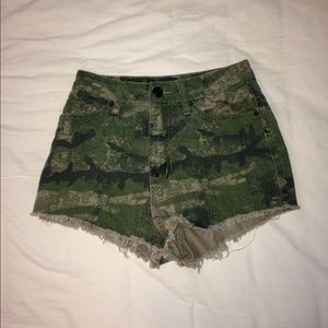 UO Camo High Rise Shorts