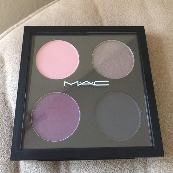 MAC Shop & Drop eyeshadow x4 palette