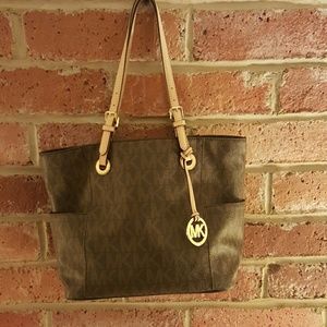 Michael Kors jet set tote