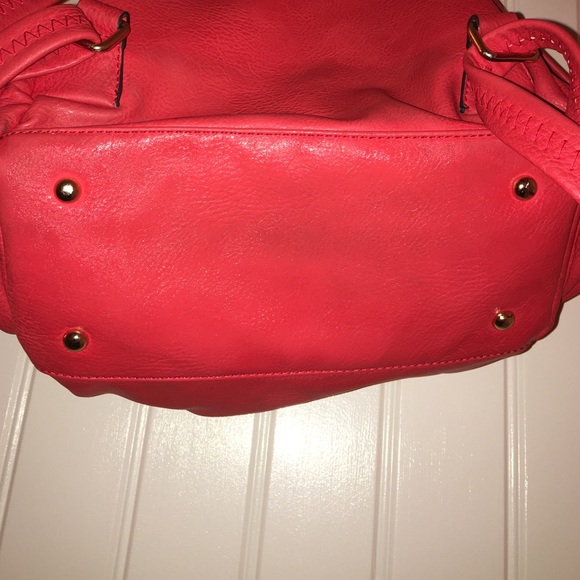 Red backpack - Picture 3 of 4