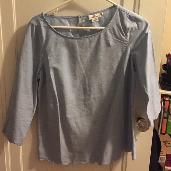 Vineyard Vines scalloped top.