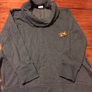 Old Navy Active Wear Top! Women's size XL