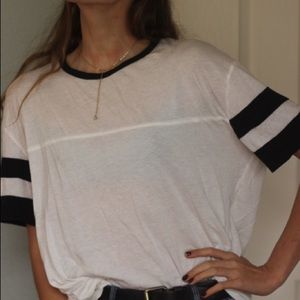 💃🏼RESERVED💃🏼Brandy Melville tee