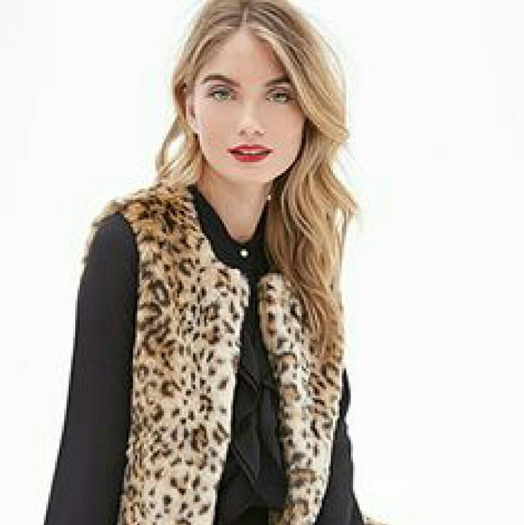 Forever 21 Faux Fur Leopard Print Vest