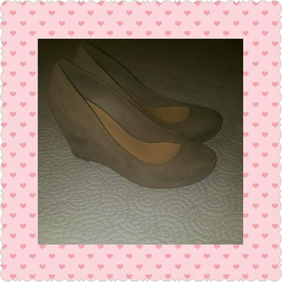 Apt 9 wedges