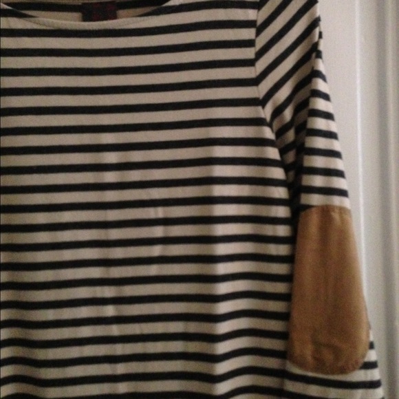 ✔️SOLD: Tunic w/ Elbow Patches - Picture 2 of 4