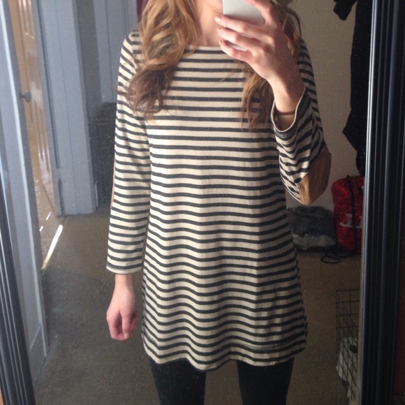 ✔️SOLD: Tunic w/ Elbow Patches - Picture 3 of 4