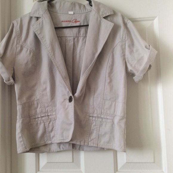 🌟 Short Sleeved Tan Blazer (Medium-Large) 🌟 - Picture 2 of 3