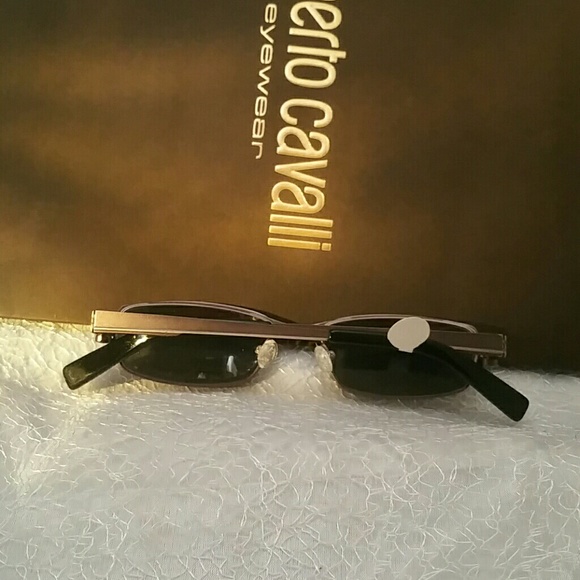 Glasses - Picture 2 of 3