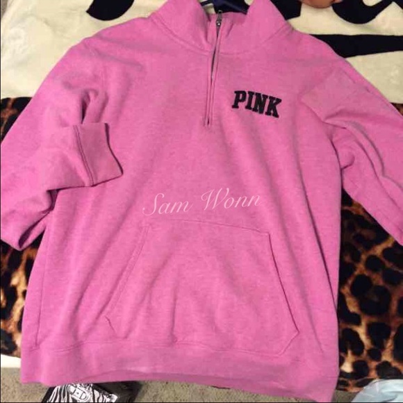 VS PINK Half Quarter Zip Logo Pouch Medium