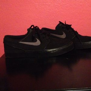 Nike Janoski