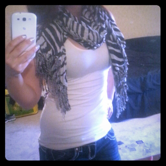Zebra Scarf - Picture 1 of 2