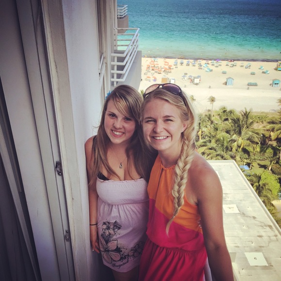 Meet your posher - Picture 3 of 4