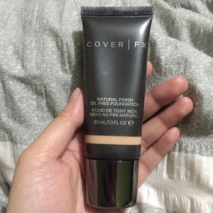 CoverFX oil free natural finish foundation