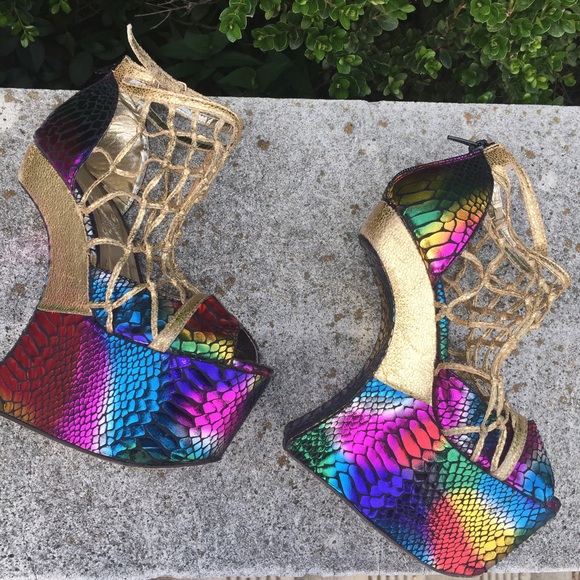 Women 7 Heeless Shoes Rainbow Hologepahic Caged
