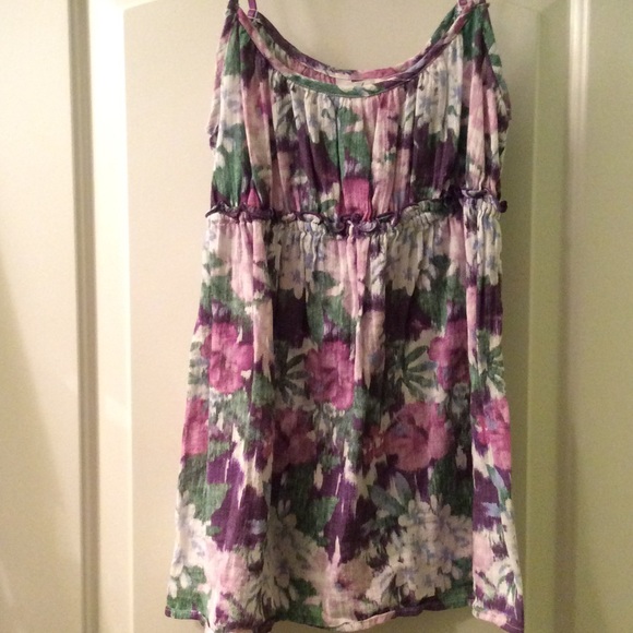 Floral tank - Picture 1 of 3
