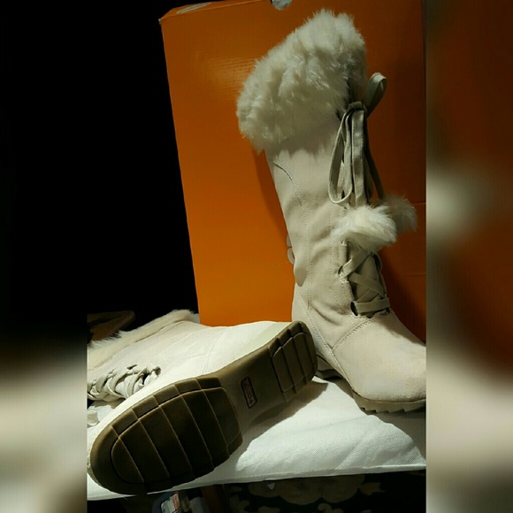 Sporto White Waterproof Boots 12"H With width Opening of 15" Size 11W NWT - Picture 3 of 7