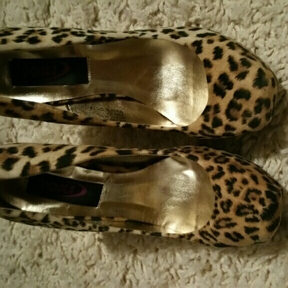 Cheetah Print Pumps - Picture 2 of 3