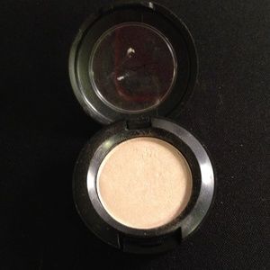 MAC Shroom satin eyeshadow