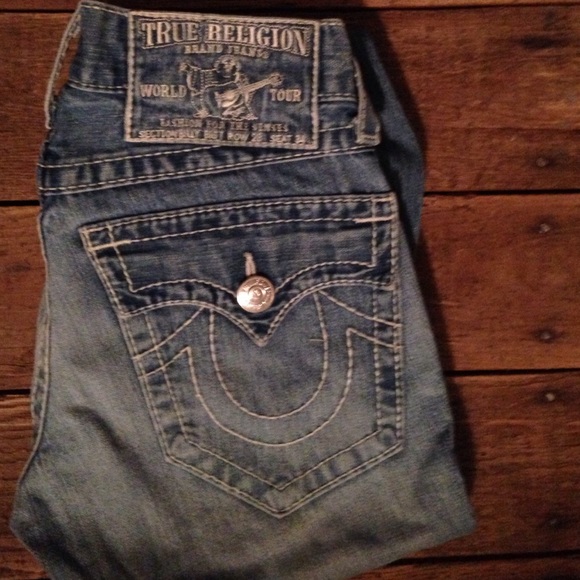 **SOLD** True Religion boot cut jeans!! - Picture 1 of 4