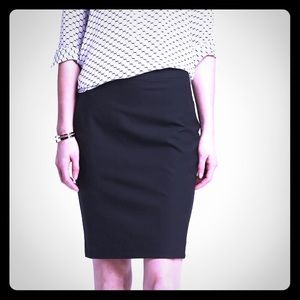 Banana Republic skirt in black.