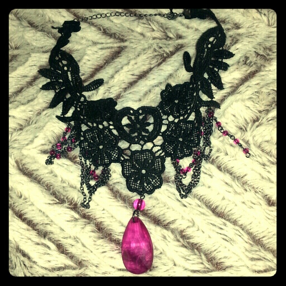 Necklace/choker
