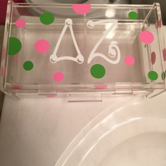 Delta Zeta acrylic makeup box