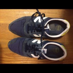 New balance navy sneakers
